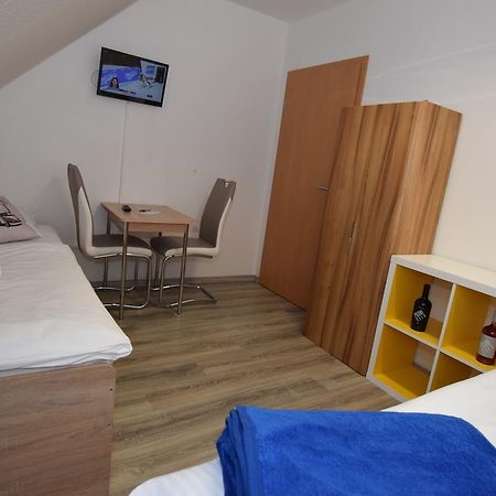 Monteurzimmer Kirchheim-Teck Кирххайм-унтер-Тек Экстерьер фото