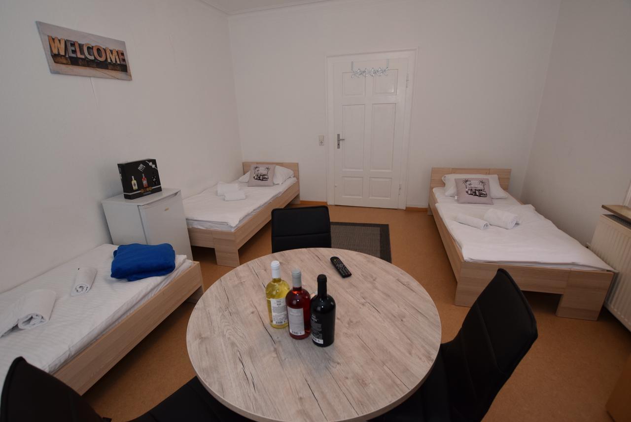 Monteurzimmer Kirchheim-Teck Кирххайм-унтер-Тек Экстерьер фото