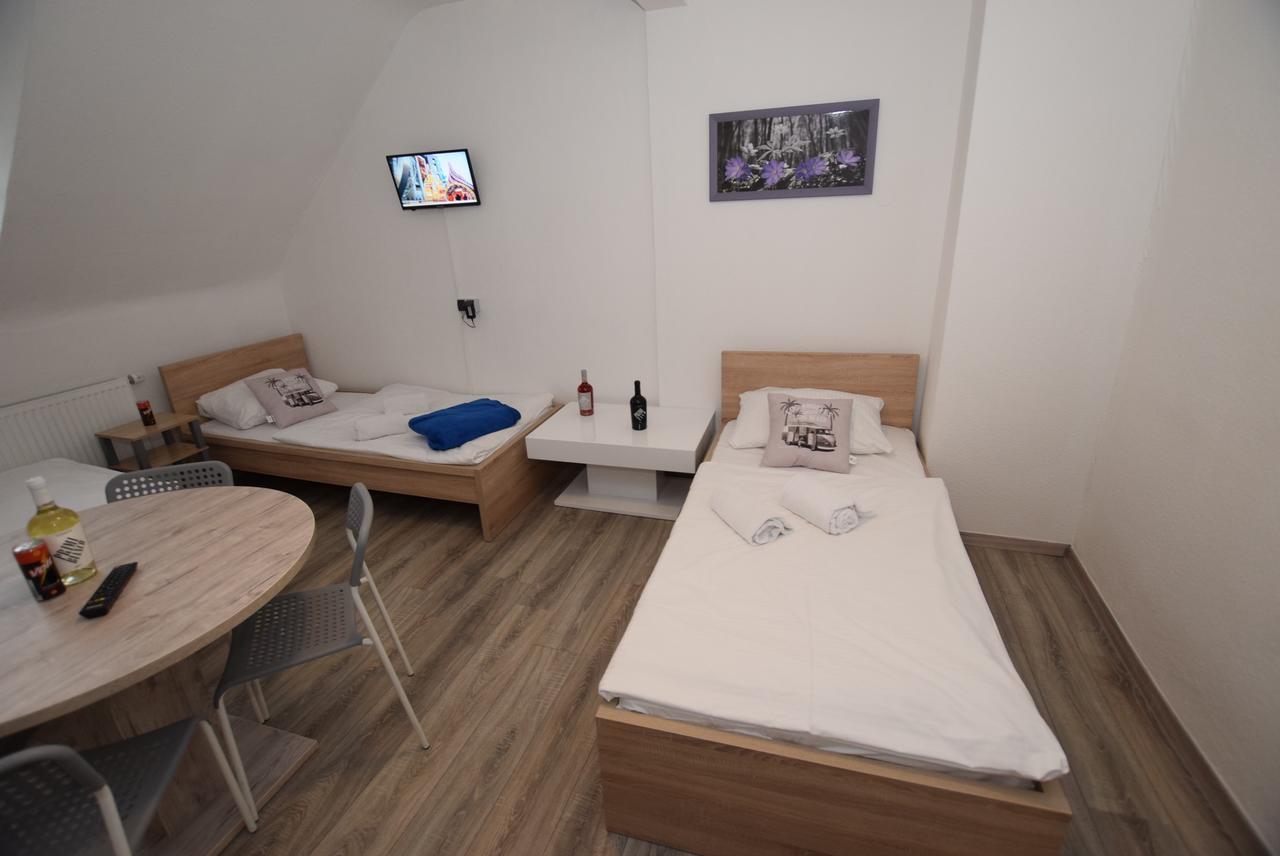 Monteurzimmer Kirchheim-Teck Кирххайм-унтер-Тек Экстерьер фото