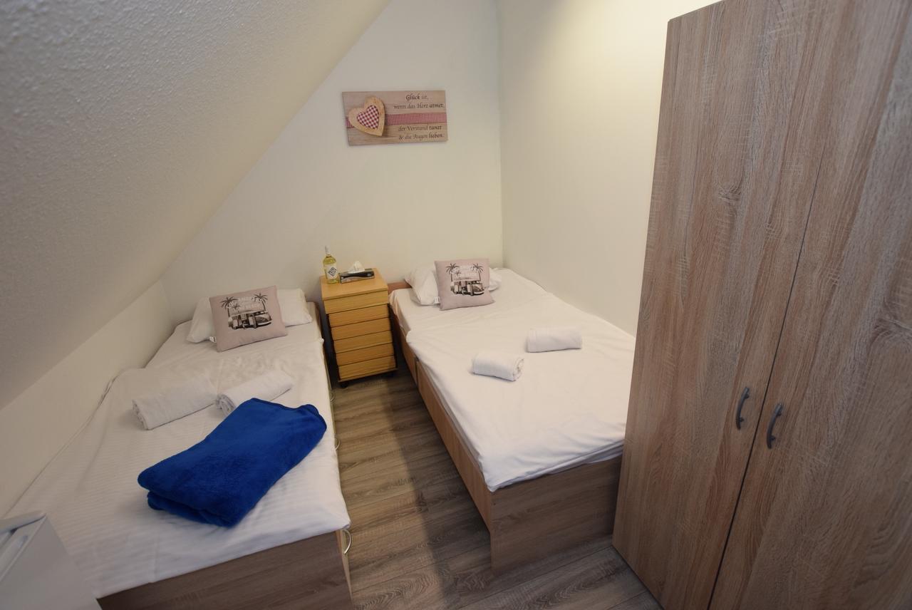 Monteurzimmer Kirchheim-Teck Кирххайм-унтер-Тек Экстерьер фото