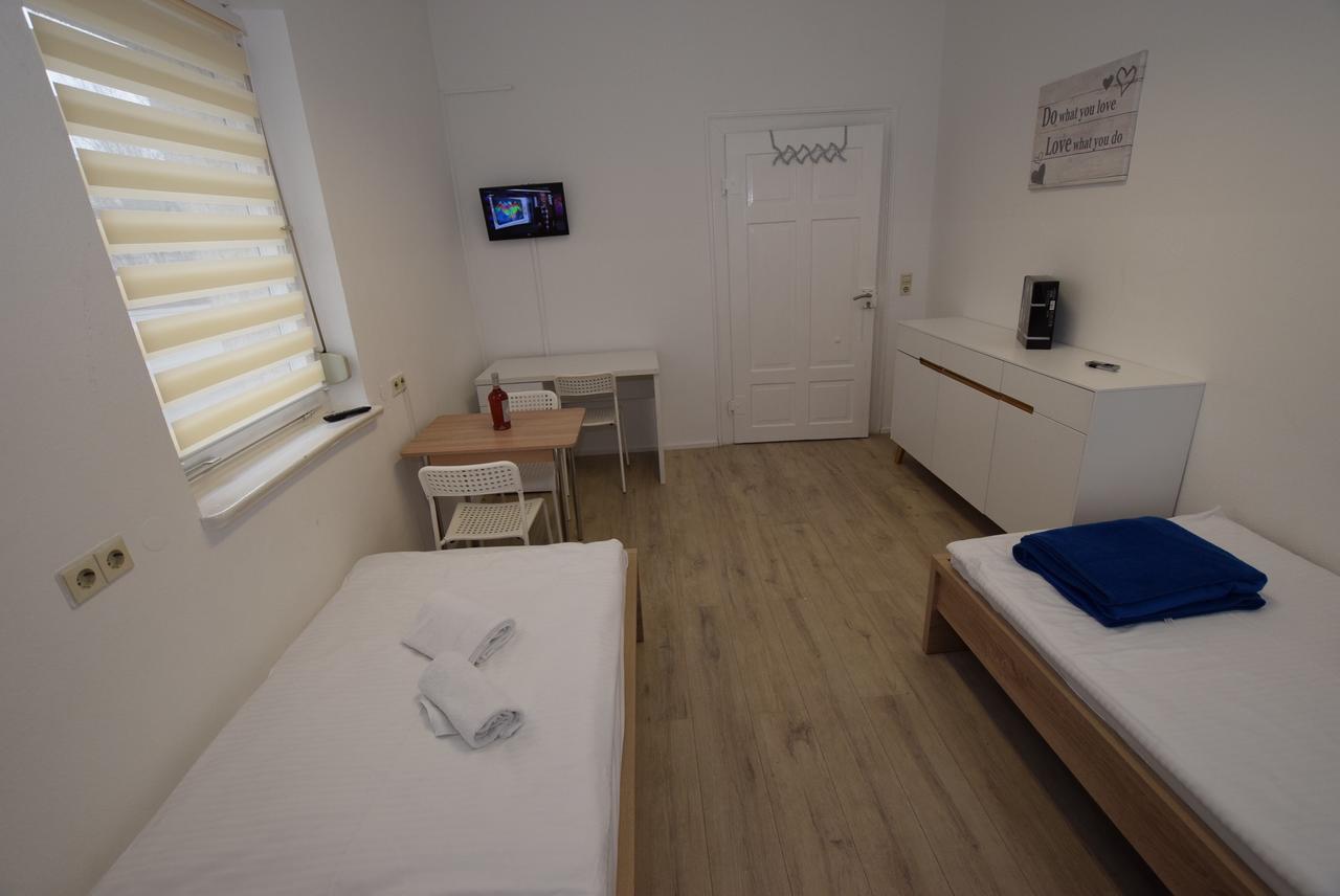 Monteurzimmer Kirchheim-Teck Кирххайм-унтер-Тек Экстерьер фото