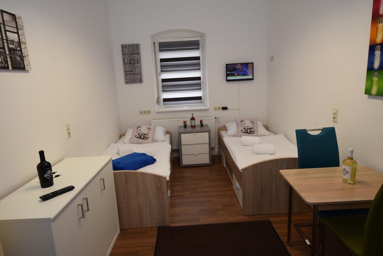 Monteurzimmer Kirchheim-Teck Кирххайм-унтер-Тек Экстерьер фото