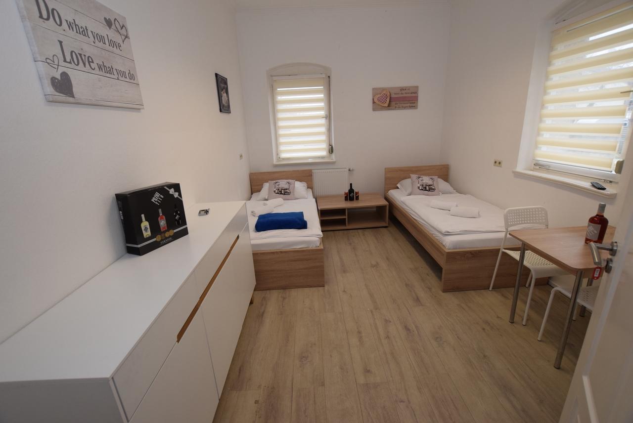 Monteurzimmer Kirchheim-Teck Кирххайм-унтер-Тек Экстерьер фото