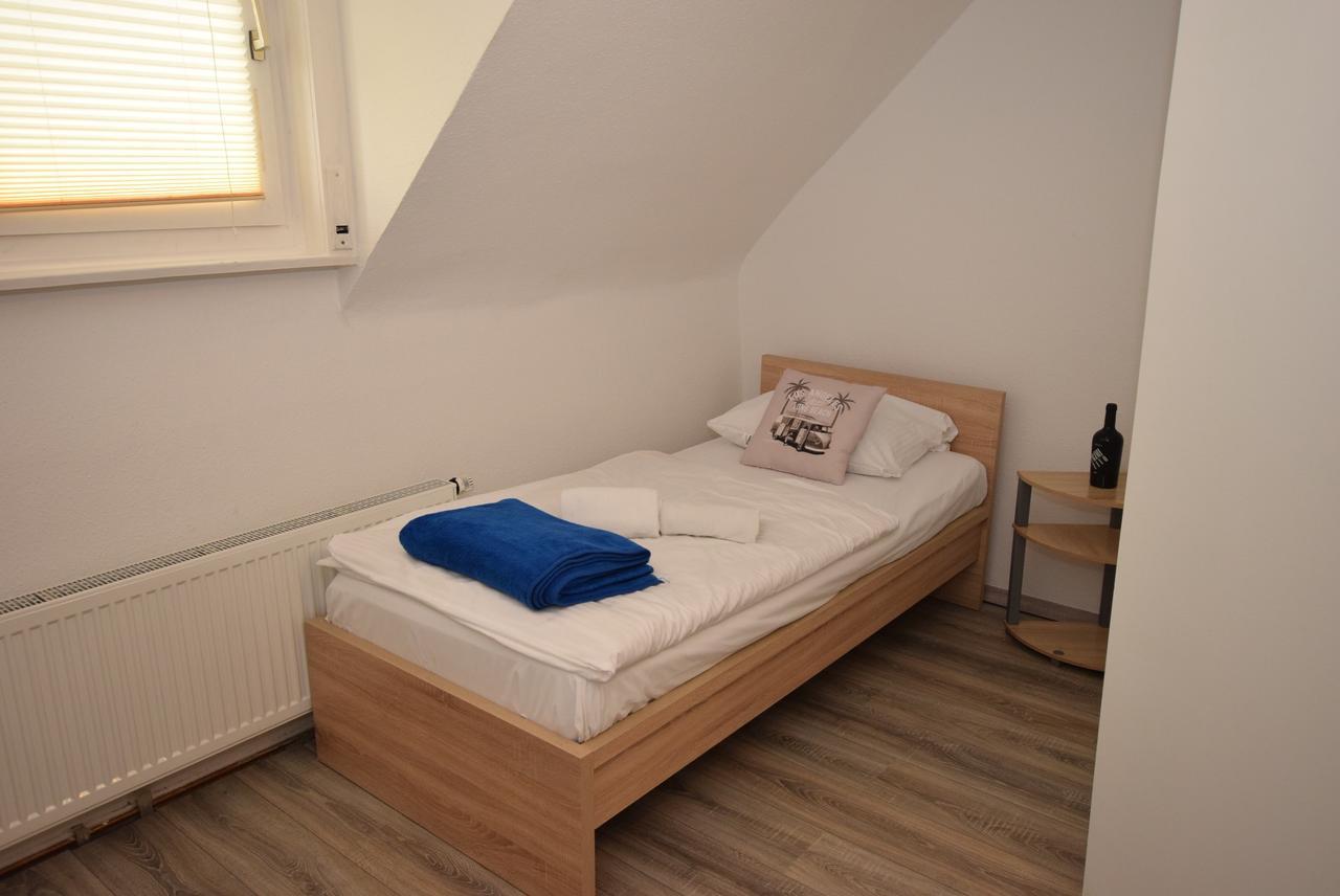 Monteurzimmer Kirchheim-Teck Кирххайм-унтер-Тек Экстерьер фото