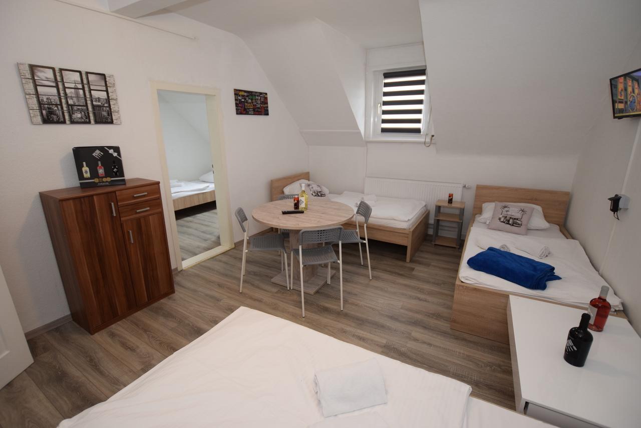 Monteurzimmer Kirchheim-Teck Кирххайм-унтер-Тек Экстерьер фото